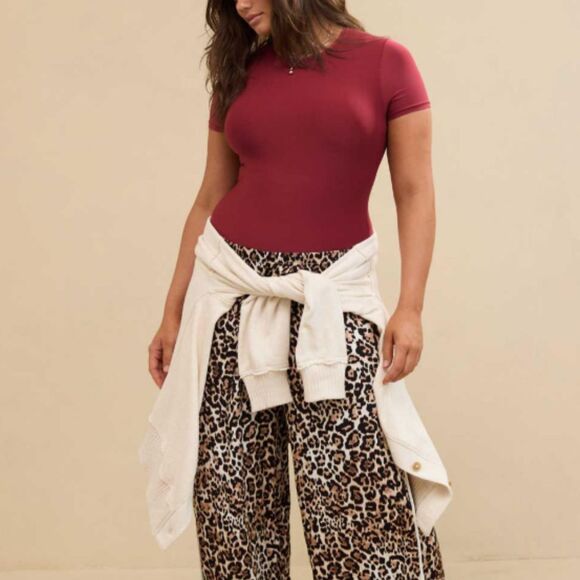 Smoothez by aerie Short Sleeve Round Neck Bodysuit Red Size Small - Picture 1 of 11